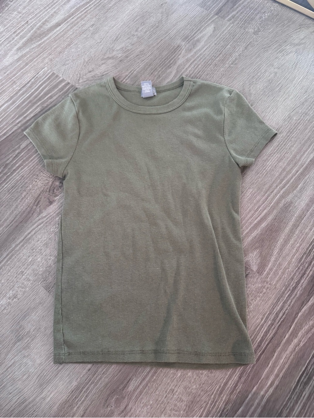 Tilly's Olive Green Ribbed Short Sleeve Tee